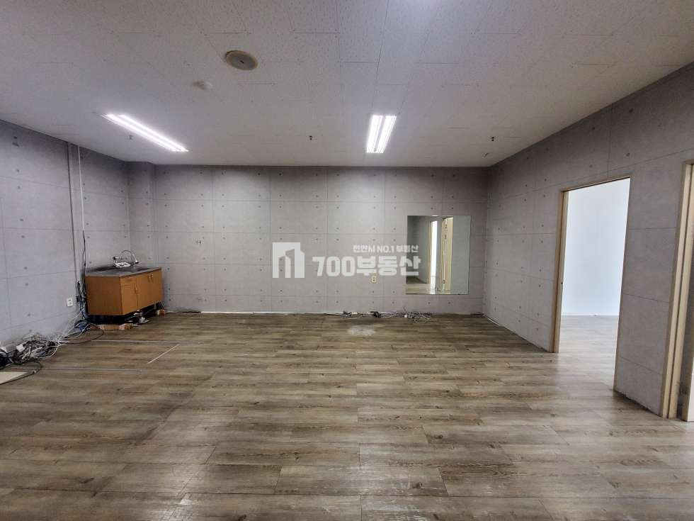 충남 천안서북구 두정동 본동 천안시 서북구 고용노동부 인근 2층 칸막이 사무실 임대 월세 매물번호 11063 사진 3