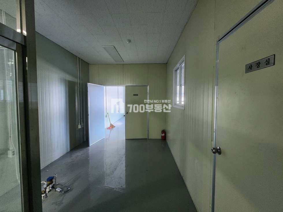 충남 천안서북구 불당동 천안시 불당동 스타벅스 뒤편 2층 칸막이 사무실 임대 월세 매물번호 11247 사진 1