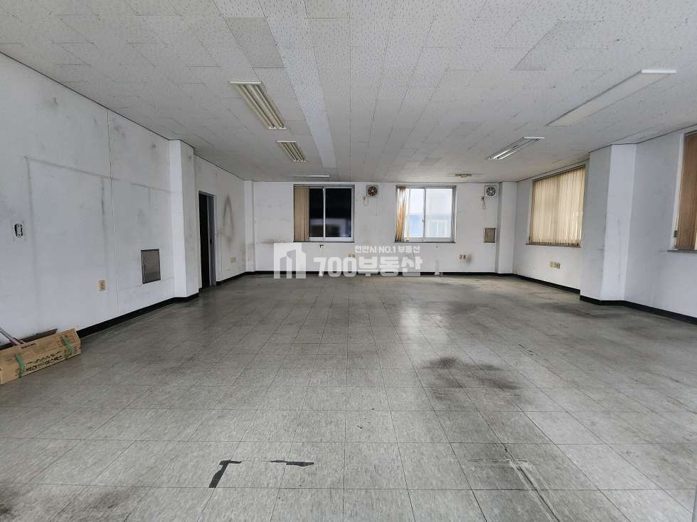 충남 천안서북구 성정동 천안시 성정동 성정중학교 인근 1층 30평대 공실 임대 월세 매물번호 10482 사진 1
