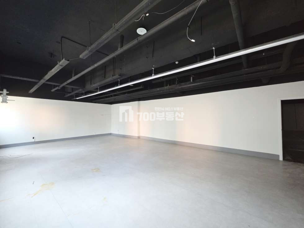 충남 천안동남구 신부동 천안 신부동 터미널사거리 100p. 대형평수 임대 월세 매물번호 11381 사진 1