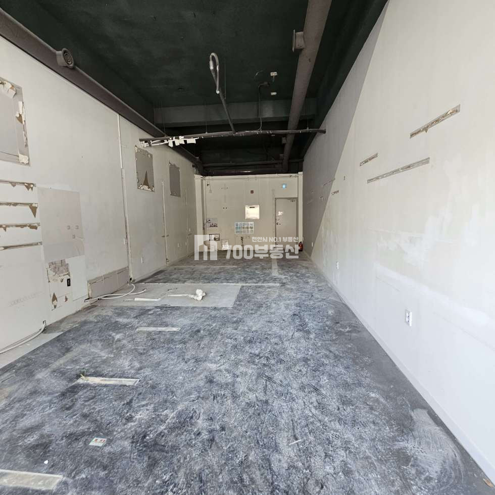충남 천안서북구 성정동 천안 성정동 상가 임대 극동아파트 앞 1층 상가 무권리 공실 월세 매물번호 10105 사진 1