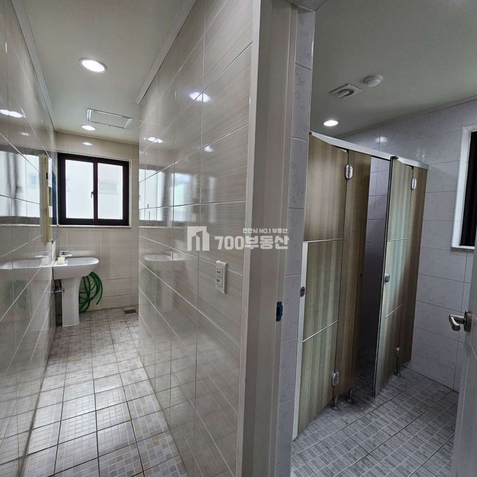 충남 천안서북구 성정동 천안 성정동 사무실 상가 임대 코너2층 상가 인테리어 완비 월세 매물번호 10042 사진 2